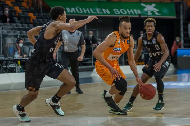 国足憾负澳 国足憾负澳