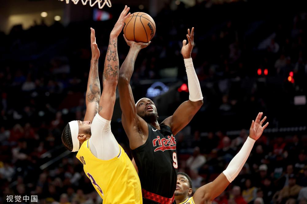 更反映了球 更反映了球